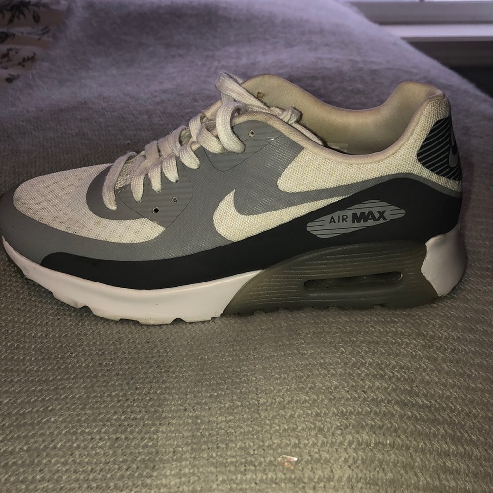 NIKE AIR MAX SHOES